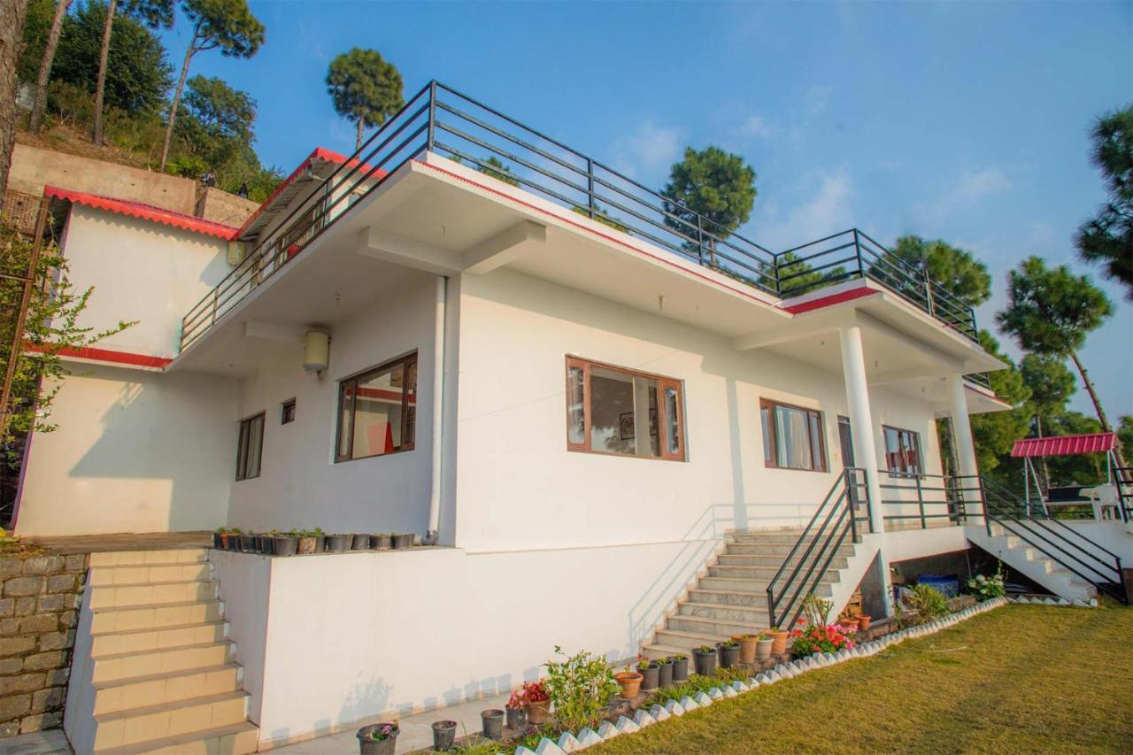 Villa Woodside Meadows By Veo - Part Of Stayvista Kasauli Exteriör bild