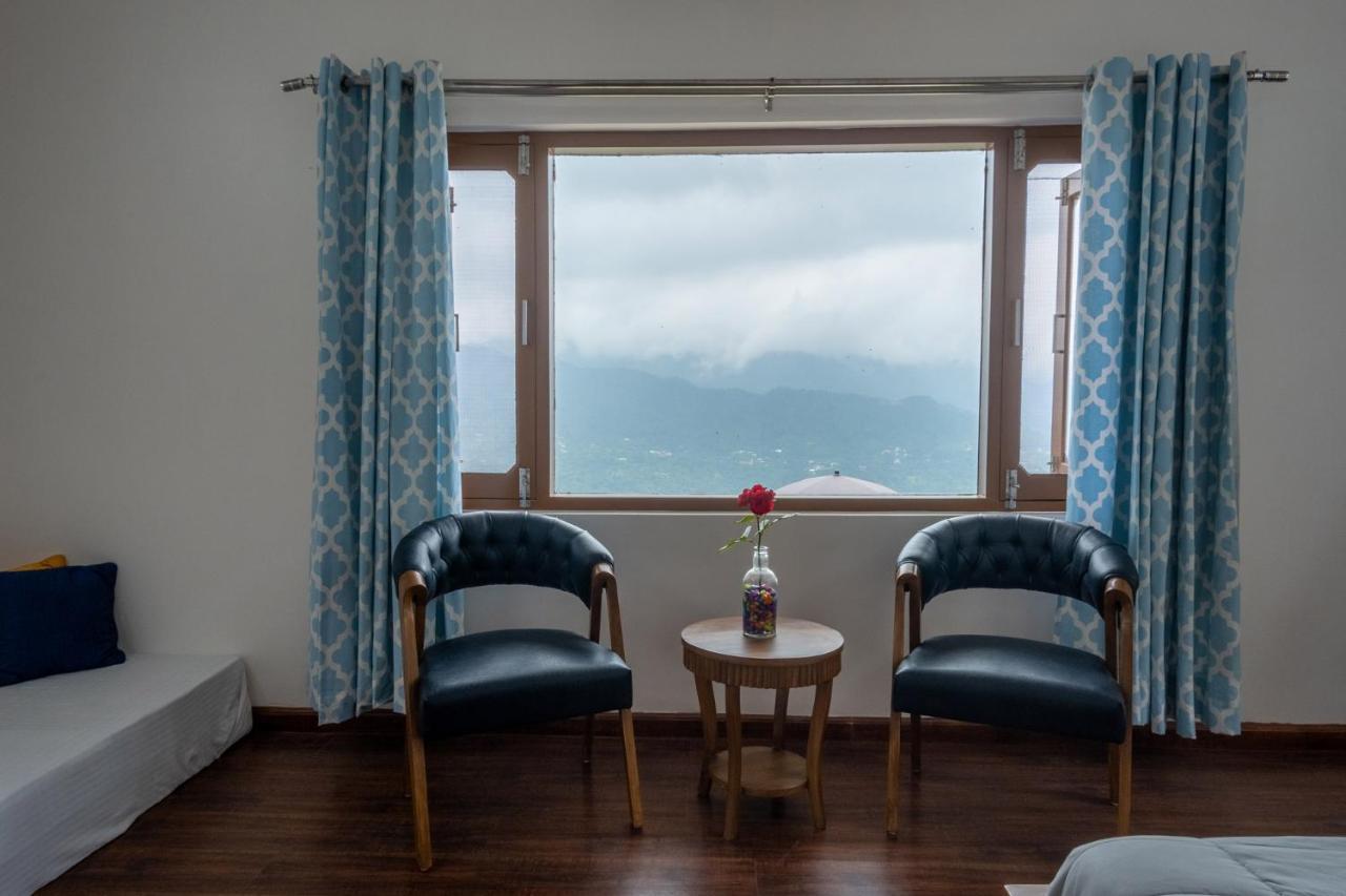 Villa Woodside Meadows By Veo - Part Of Stayvista Kasauli Exteriör bild