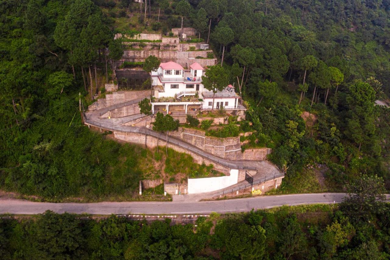 Villa Woodside Meadows By Veo - Part Of Stayvista Kasauli Exteriör bild