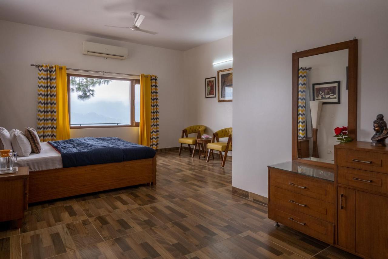 Villa Woodside Meadows By Veo - Part Of Stayvista Kasauli Exteriör bild