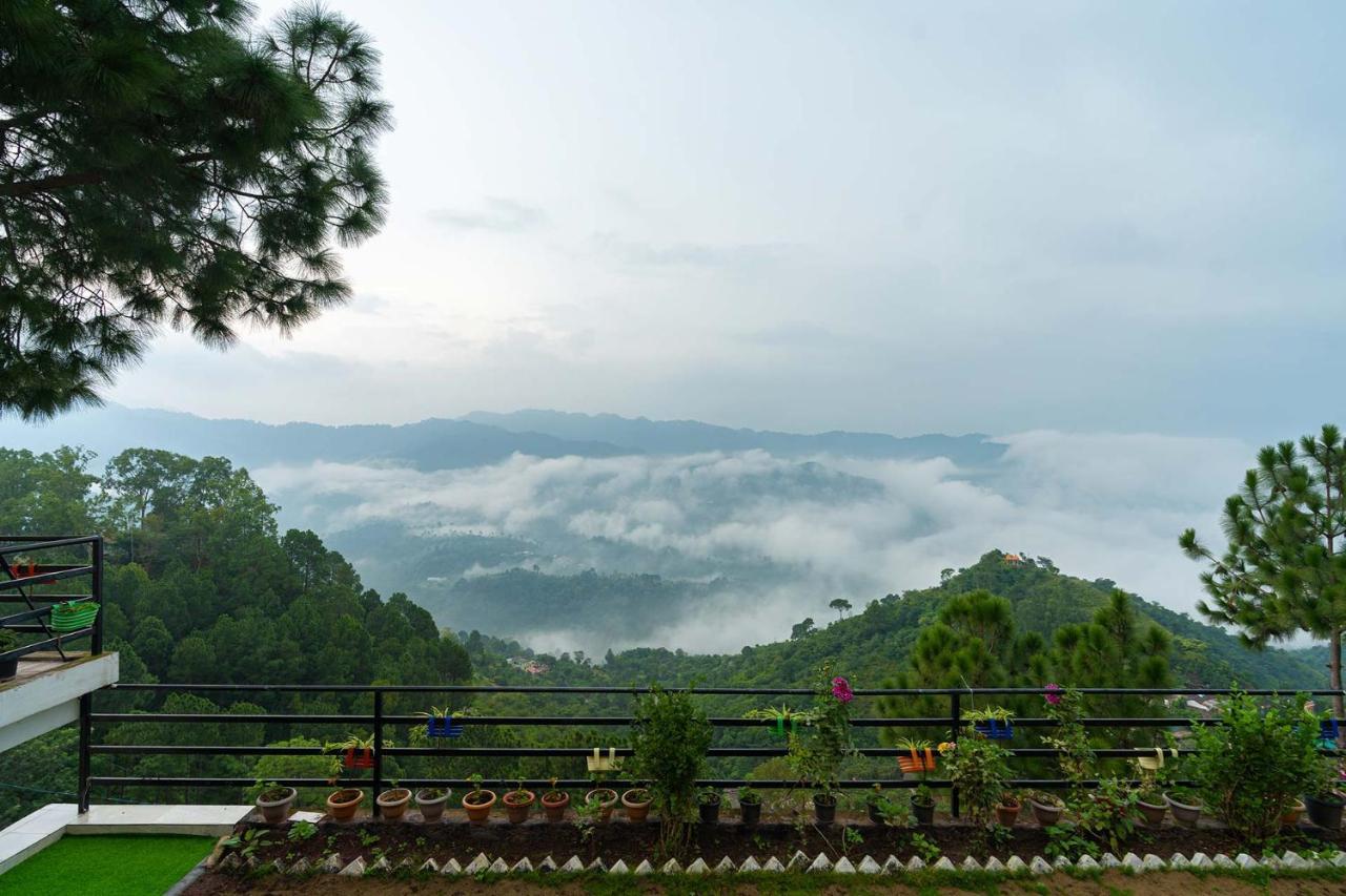 Villa Woodside Meadows By Veo - Part Of Stayvista Kasauli Exteriör bild