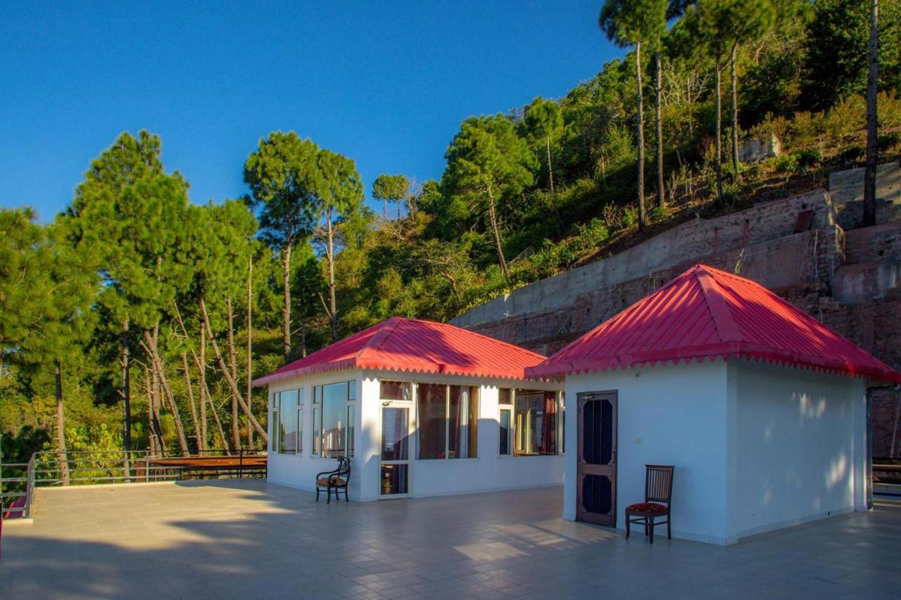 Villa Woodside Meadows By Veo - Part Of Stayvista Kasauli Exteriör bild