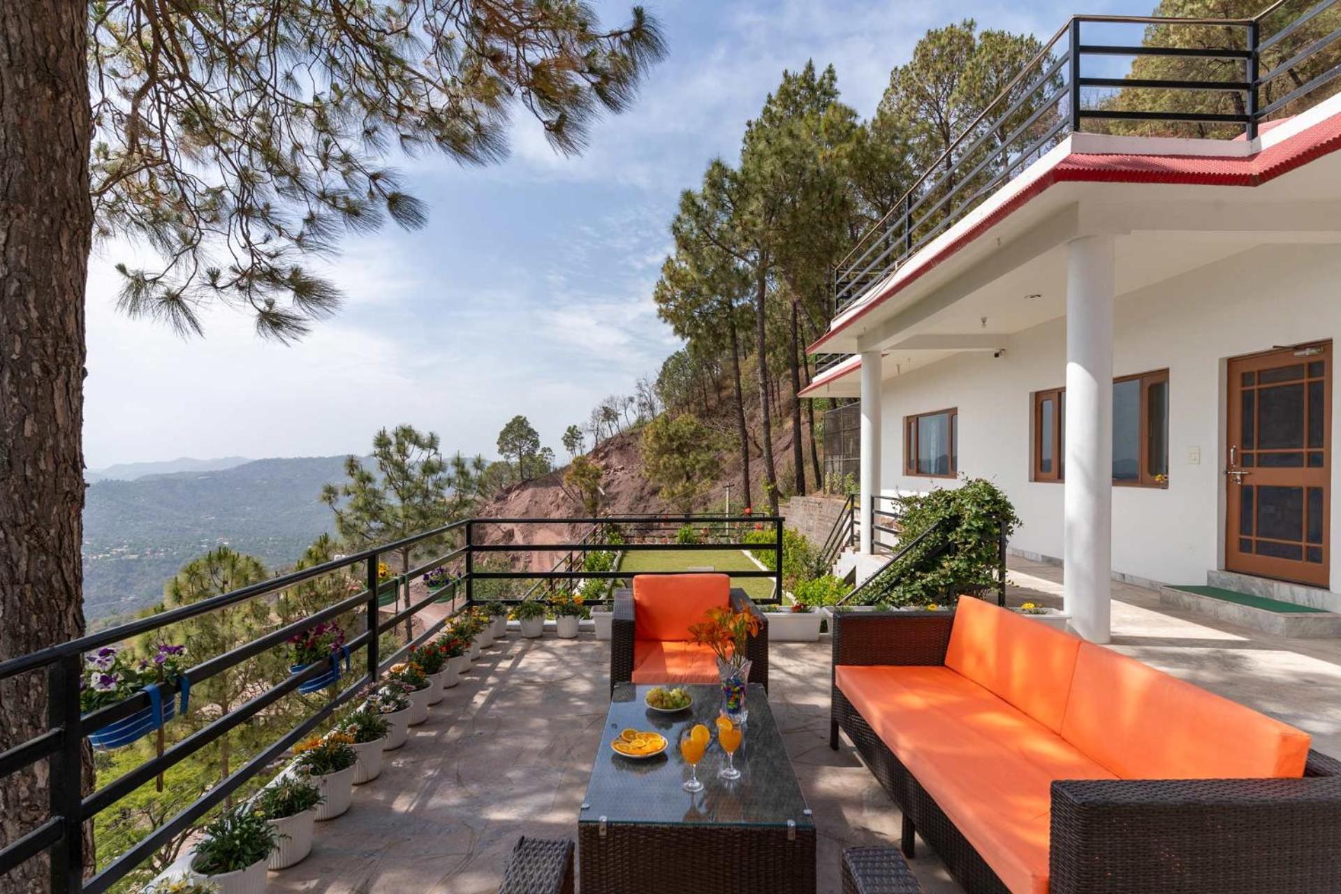 Villa Woodside Meadows By Veo - Part Of Stayvista Kasauli Exteriör bild
