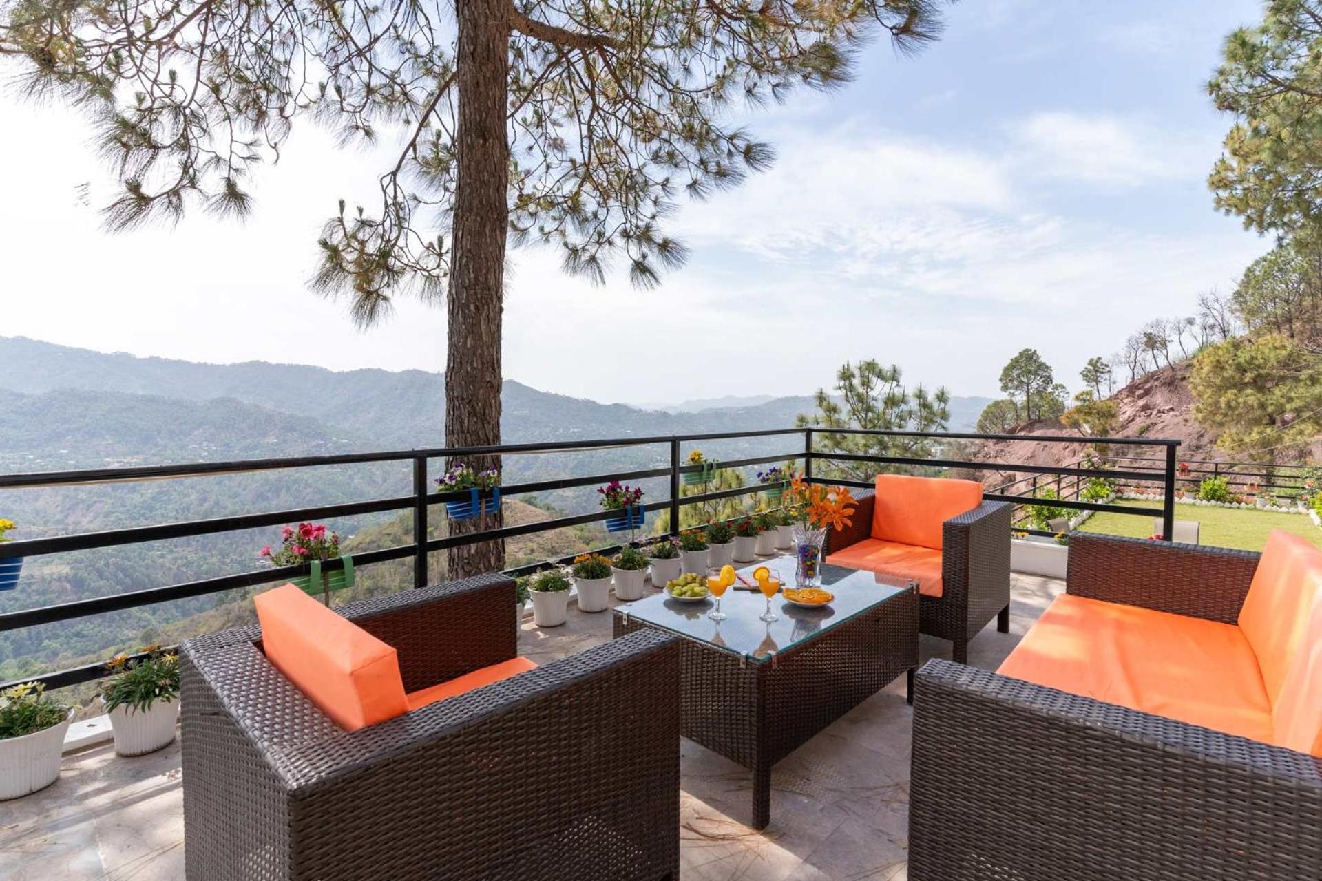 Villa Woodside Meadows By Veo - Part Of Stayvista Kasauli Exteriör bild